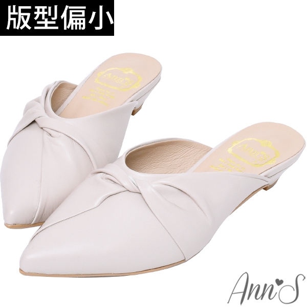 Ann’S典雅氣質-蝴蝶結小羊皮低跟尖頭穆勒鞋-杏(版型偏小)