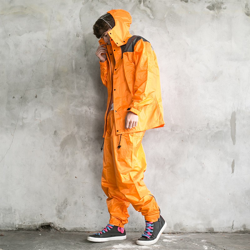 現貨 免運 送收納袋 Brightday超人氣日本兩件式風雨衣 桔 蝦皮購物