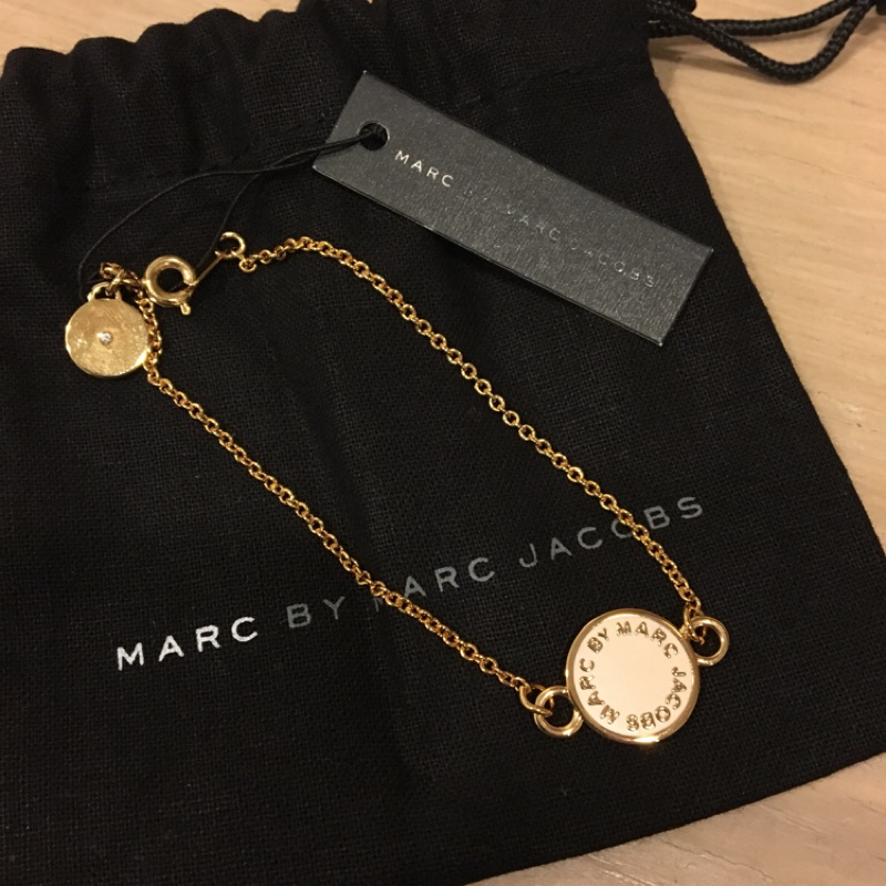 Marc by Marc Jacobs 金色 白色 琺瑯 標誌 圓牌 水鑽 手鍊 手環