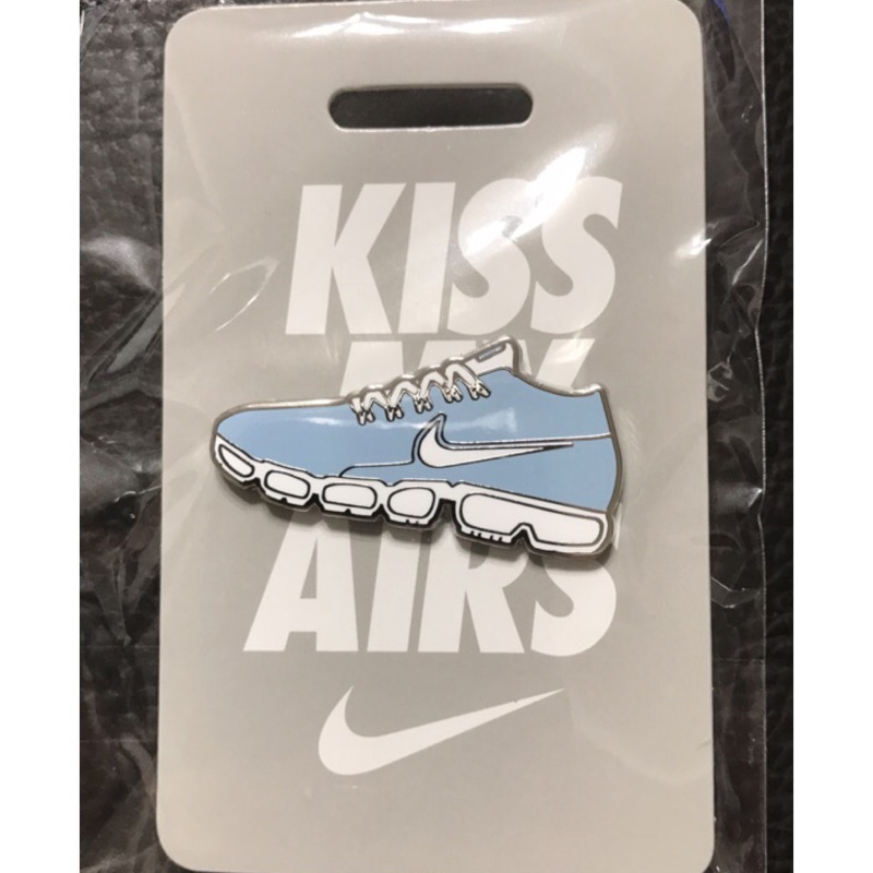 Nike Vapormax Kiss My Airs 2017 紀念別針 紀念徽章全新未拆封