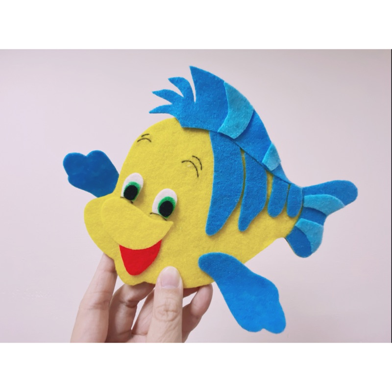 迪士尼小美人魚之小比目魚 有你相伴 替友情增添色彩 手工不織布卡片 蝦皮購物