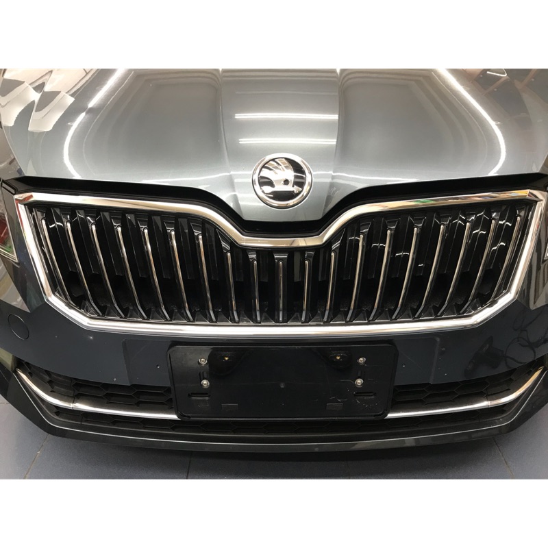 Skoda superb combi 水箱罩 水箱罩改色