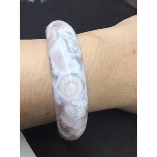 天然櫻花🌸瑪瑙手鐲。 62.6mm*16.4mm*7.6mm/20手圍 a0074