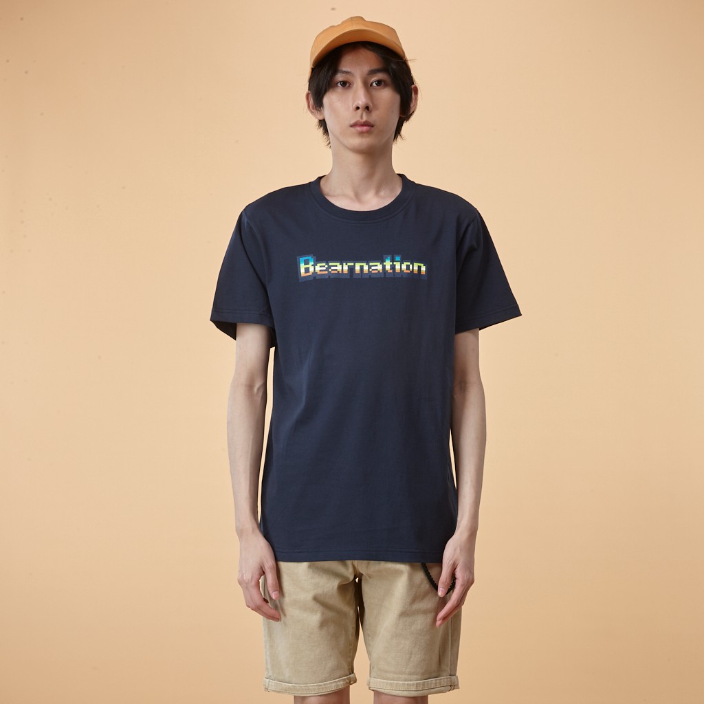 BearNation 男生大小尺碼數位馬賽迷彩文字印花T恤- 空軍藍[M21642]
