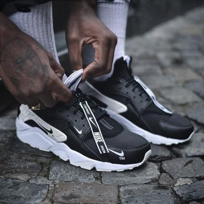 nike air huarache run zip qs