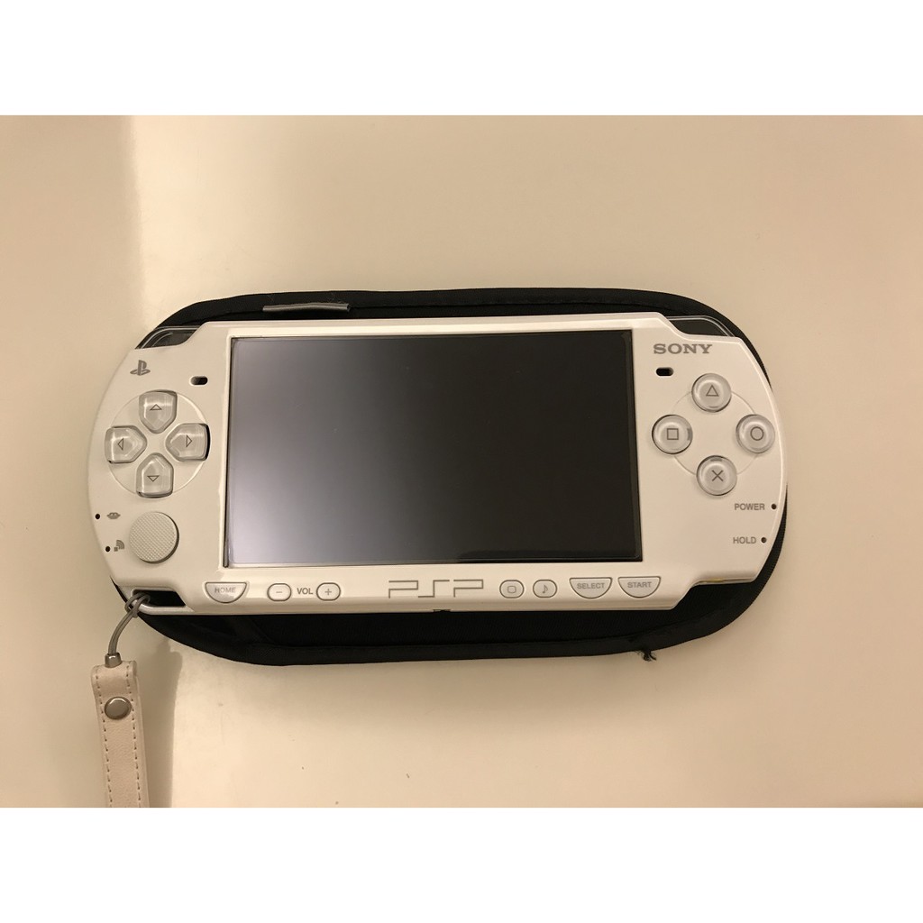 PSP 2007 主機(無電池)+電源線+8G記憶卡+遊戲片