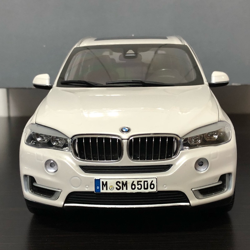 BMW X5 1/18 模型車