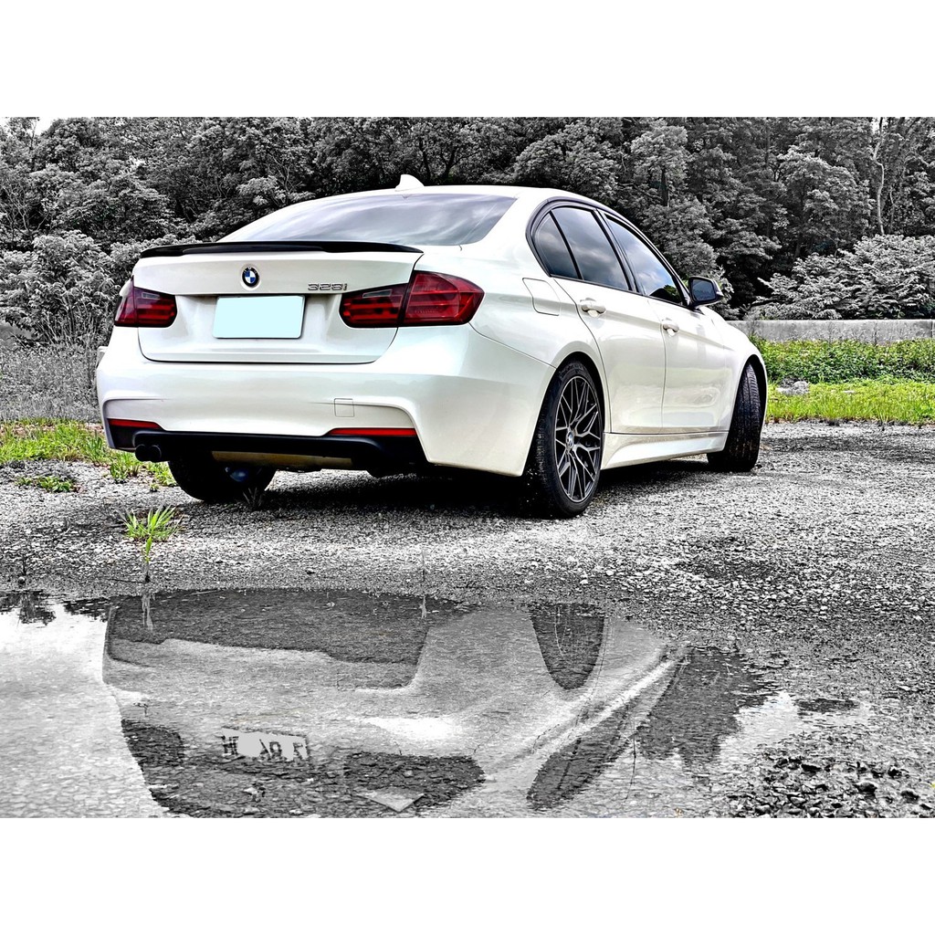 2012年 BMW 3-Series Sedan 328i