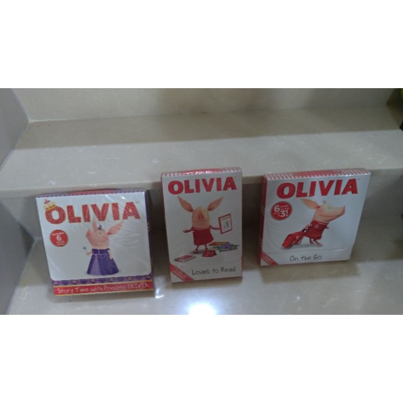 小豬奧莉薇英文繪本:Oivia on the go,Olivia Loves to read,Story time