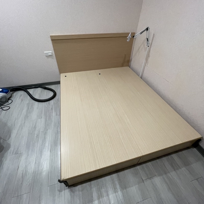 二手）白橡色5*62標準雙人床架 白橡色中古床架/原木色床箱/雙人床底 床箱