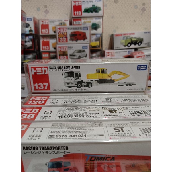 TOMICA  NO.137絕版長車ISUZU GIGA重機械低床拖板車