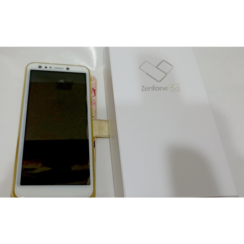 ASUS華碩 ZenFone 5Q ZC600KL 4G 64G 6吋白色智慧型手機(附全新翻蓋皮套及手機殼)(送贈品)