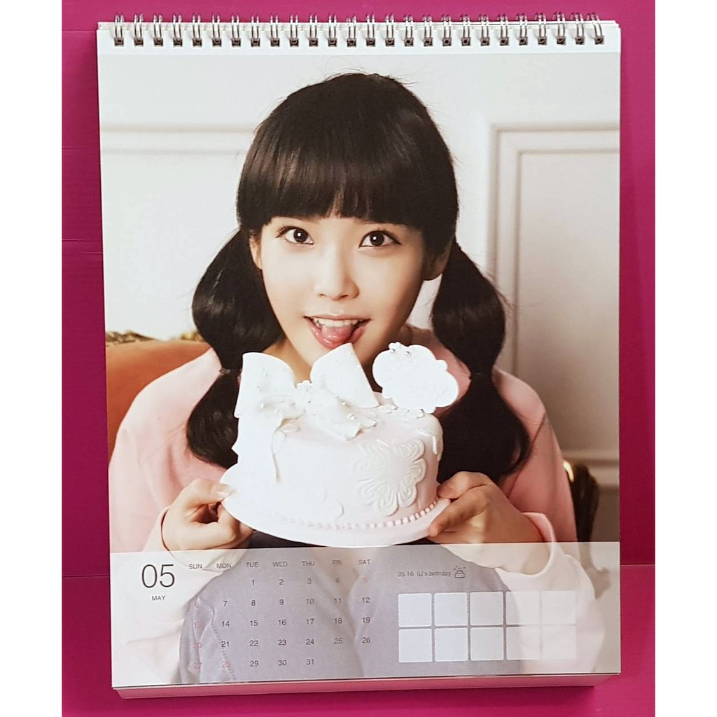 IU [ 官方桌曆 ] 2012 李知恩 德魯納酒店 아이유 明星周邊 K-pop Desk Calendar