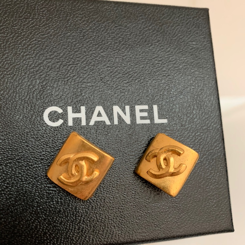 Chanel老香夾式耳環
