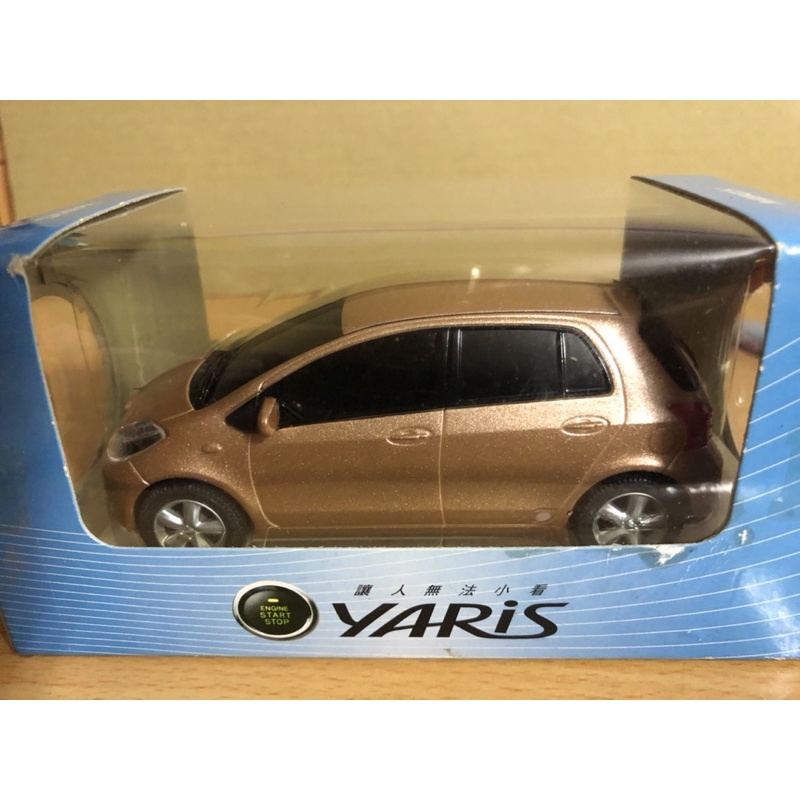 Toyota 豐田 迴力車 Yaris 模型車 1/32