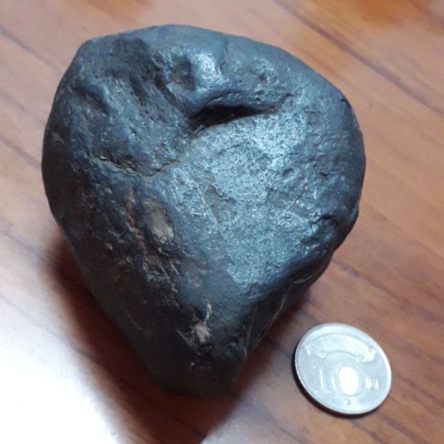 金瓜石，約670克，置於地下室