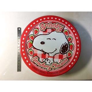 日本🇯🇵 環球影城 SNOOPY 史努比限量草莓巧克力圓鐵盒 收藏 紀念 金屬鐵盒
