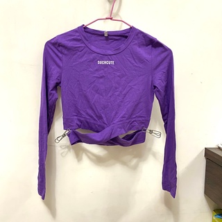 【二手】熱舞服裝 交叉露肚性感 輕薄緊身合身彈性短版長袖貼身上衣 辣妹 跳舞 美式 紫色簡約英文字母 熱舞個性女士衣