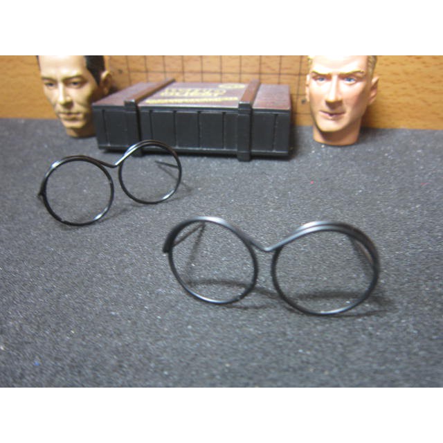 570Q3娃娃部門 公仔金屬眼鏡框一副(黑框版E款) mini模型
