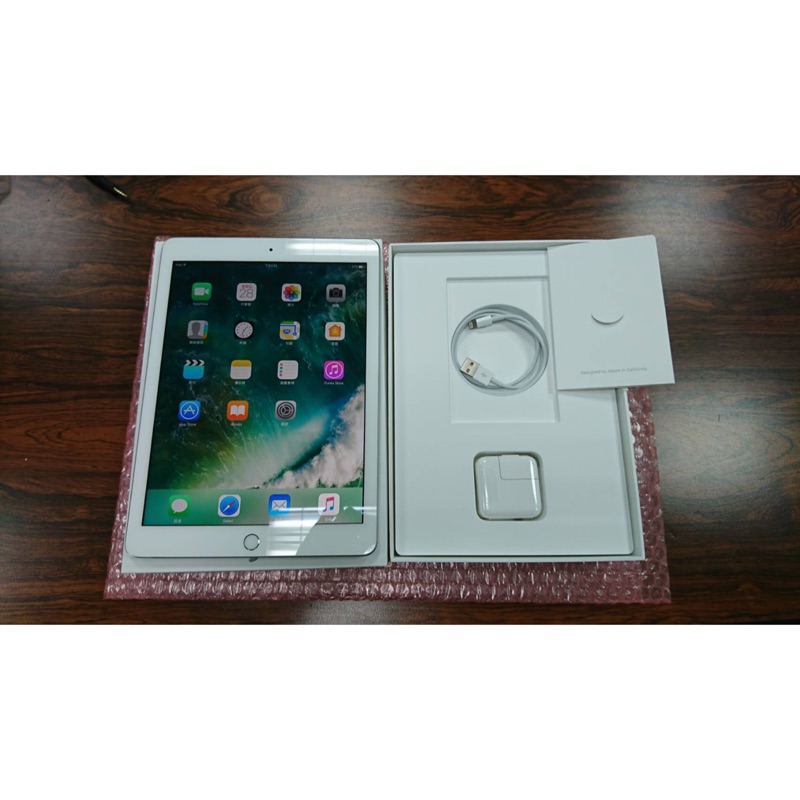 2017 全新機種 New iPad 128G/wifi (銀色)