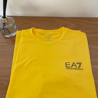 EA7小Logo 黃T 便宜賣 「全新」買來沒有穿過