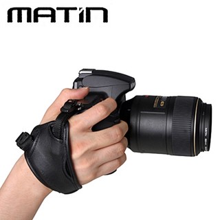 我愛買#韓國製造Matin真皮手腕帶MATIN手腕帶(大面積附站加支架)馬田手腕帶單眼相機手腕帶適翻轉螢幕攝影機手脕帶
