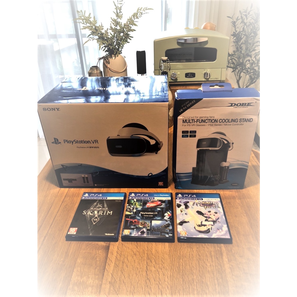 SONY PSVR 豪華全配包 + 三片VR遊戲 + PS4直立架\PSVR支架  (九成新)