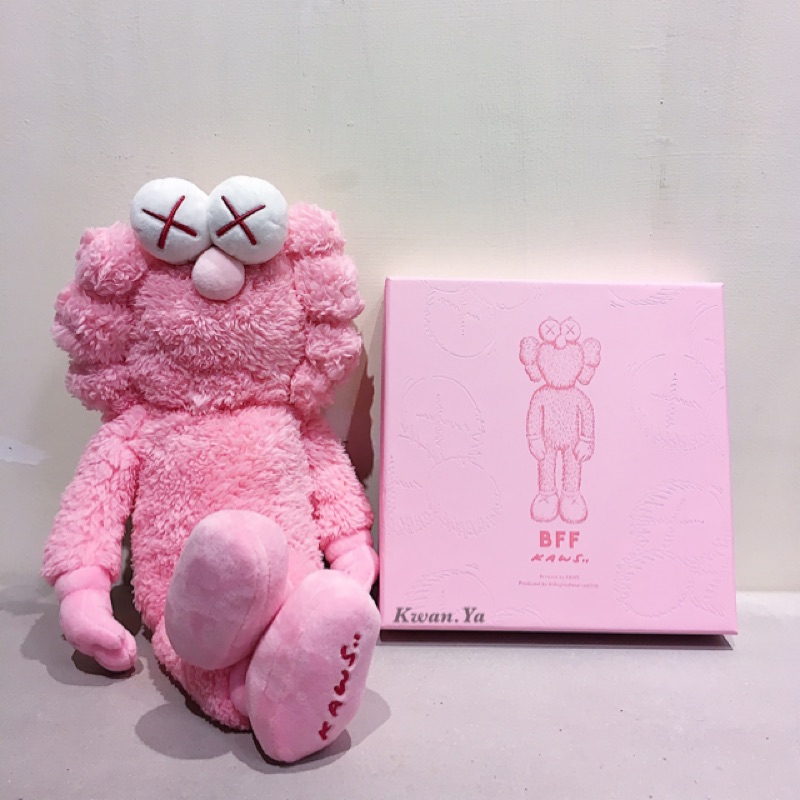 KAWS BFF PINK PLUSH  companion  粉色 玩偶 娃娃 藝術 小泉悟 村上隆 中村萌