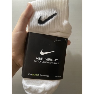 Nike短襪（運動用品店購入）