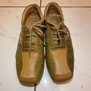 [Elle]女鞋專櫃皮革墨綠色休閒鞋（24）