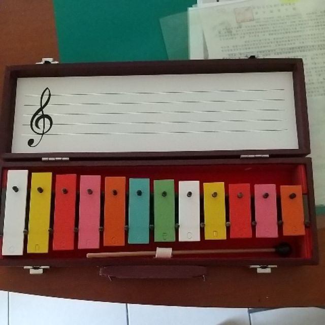 兒童專用鐵琴加二張琴譜（二手）
