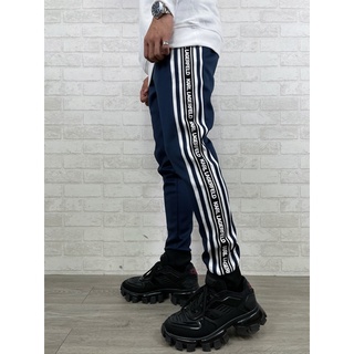 【New START精品服飾-員林】KARL LAGERFELD 卡爾 老佛爺 串標 太空棉 立領外套 縮口褲 長褲