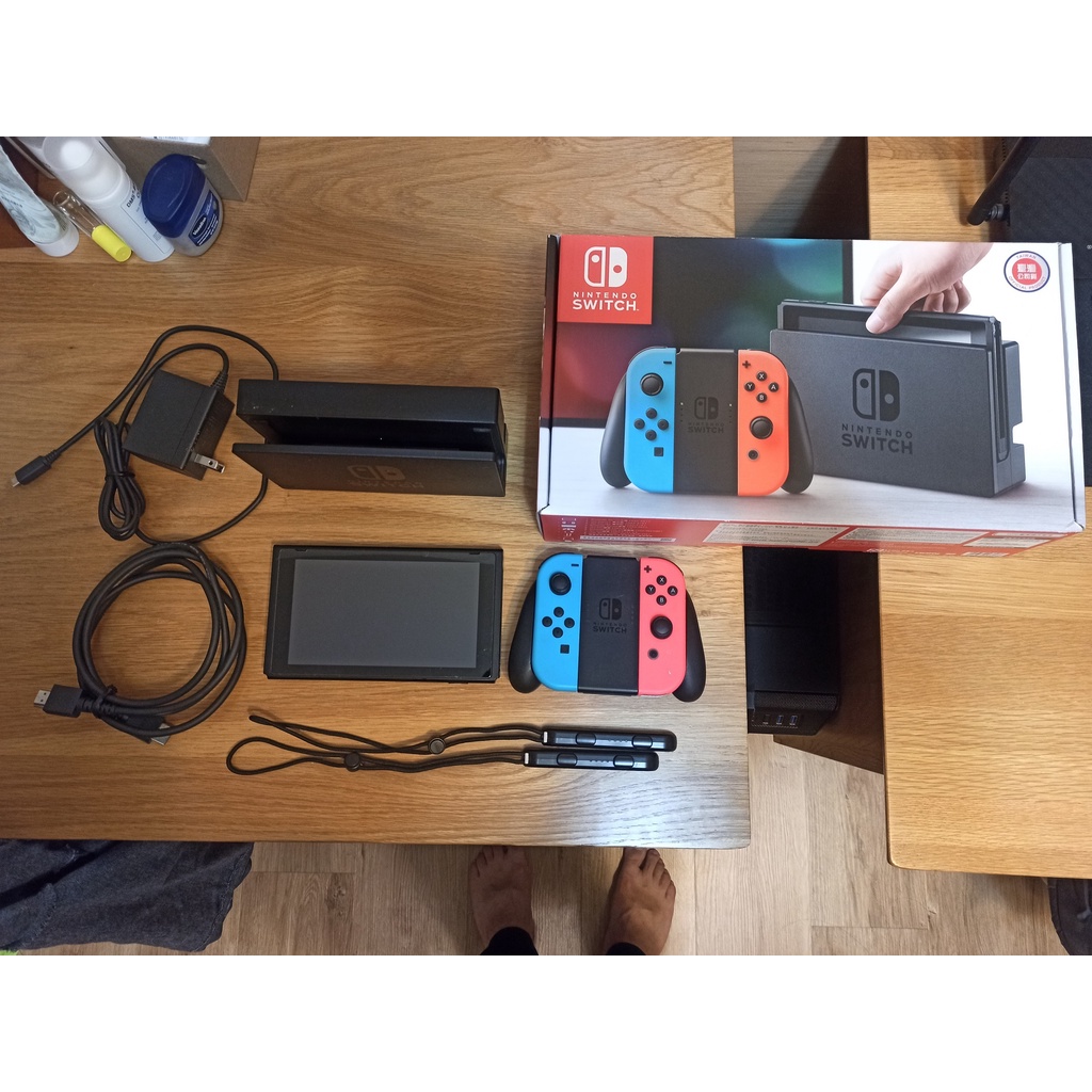 [二手] Switch 主機 原廠盒裝 未改機 馬力歐賽車遊戲片