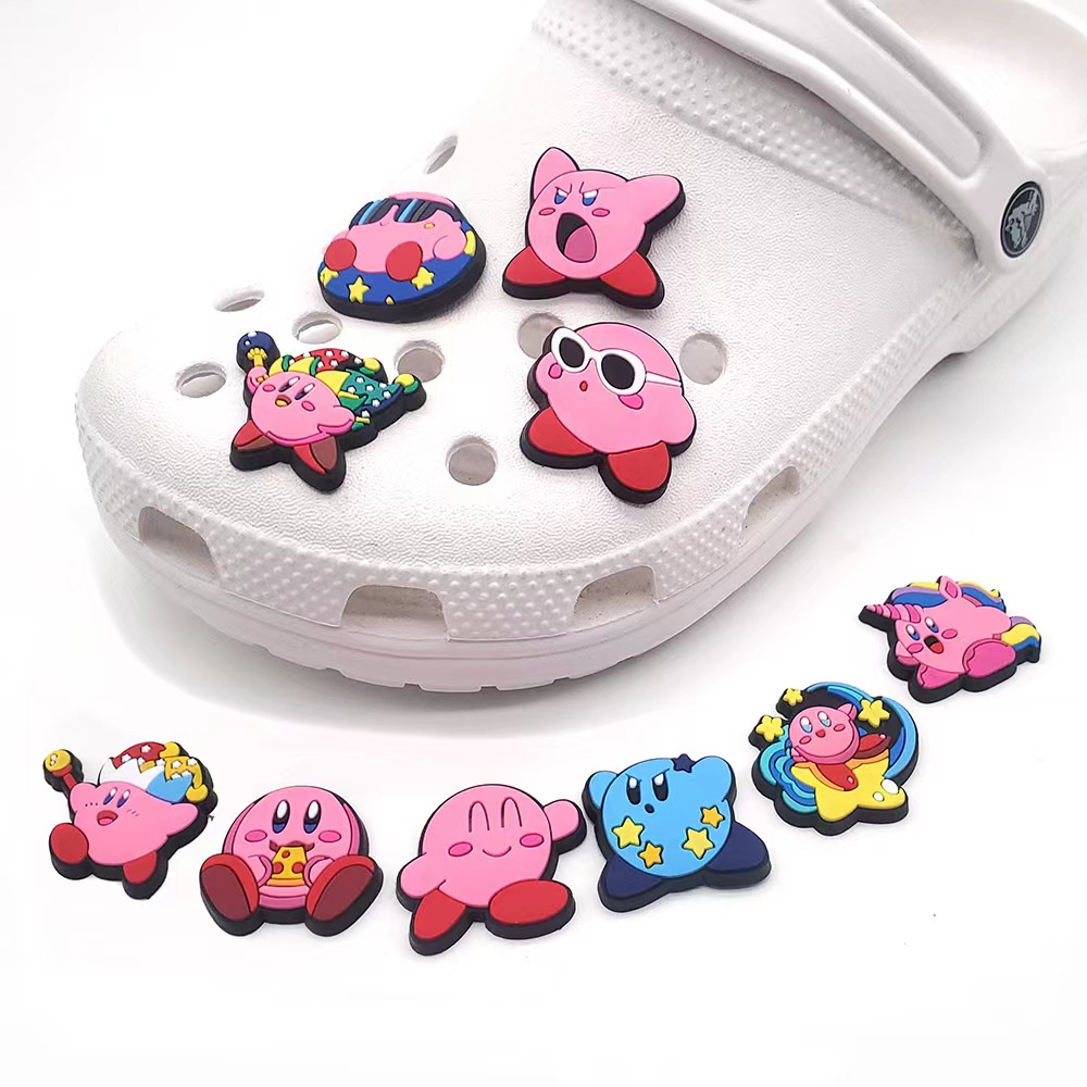 新款 Jibbitz 1pcs 粉色 Kirby 卡通鞋飾可愛的 PVC crocs 魅力 crocs 堵塞物裝飾兒童女