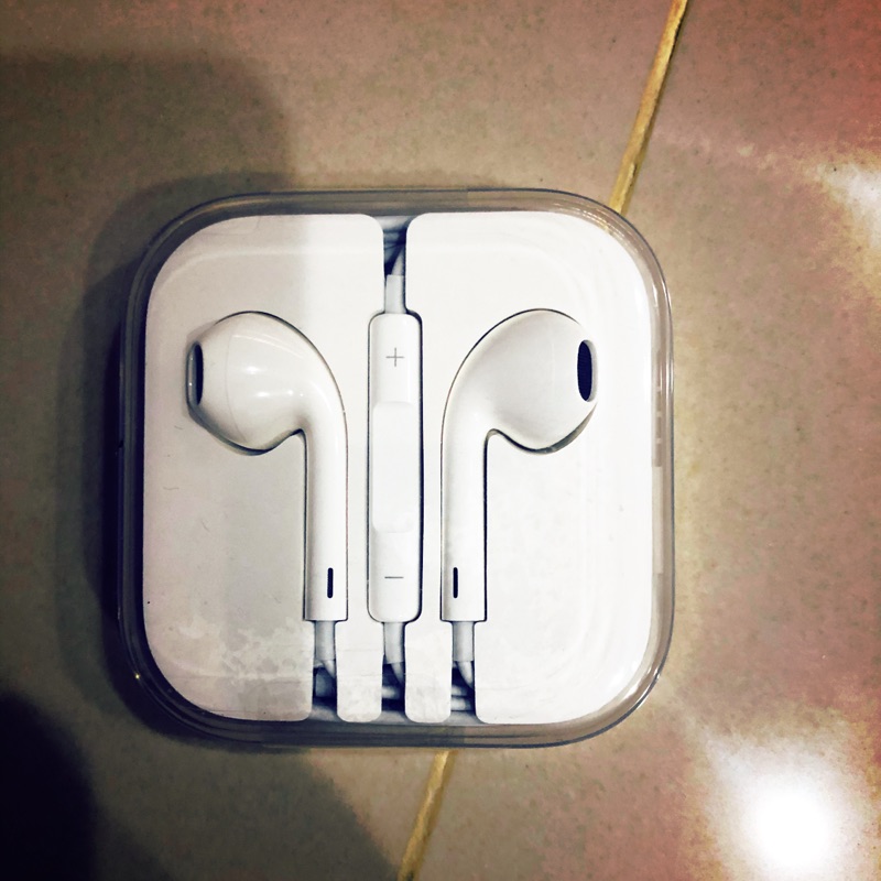 Apple 原廠 3.5mm 蘋果earpods麥克風耳機只有一組要買要快