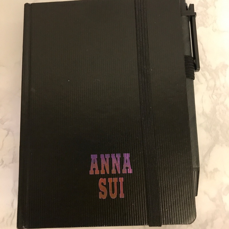 Anna sui經典黑色筆記本 沒有附筆喔！