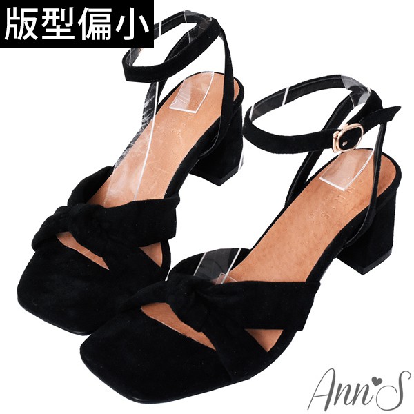 Ann’S夏日的親密接觸-舒適絨布氣質扭結方頭粗跟涼鞋6cm-黑(版型偏小)