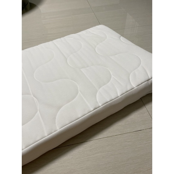 IKEA嬰兒床用泡棉床墊送保潔墊（9成新）