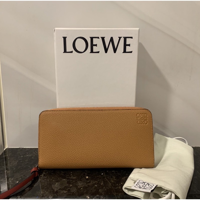 全新 Loewe 駝色長夾