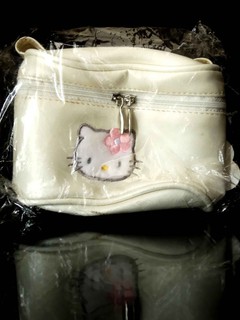 A-212 櫃 ： SANRIO 三麗鷗 HELLO KITTY 收納包 富貴玩具店