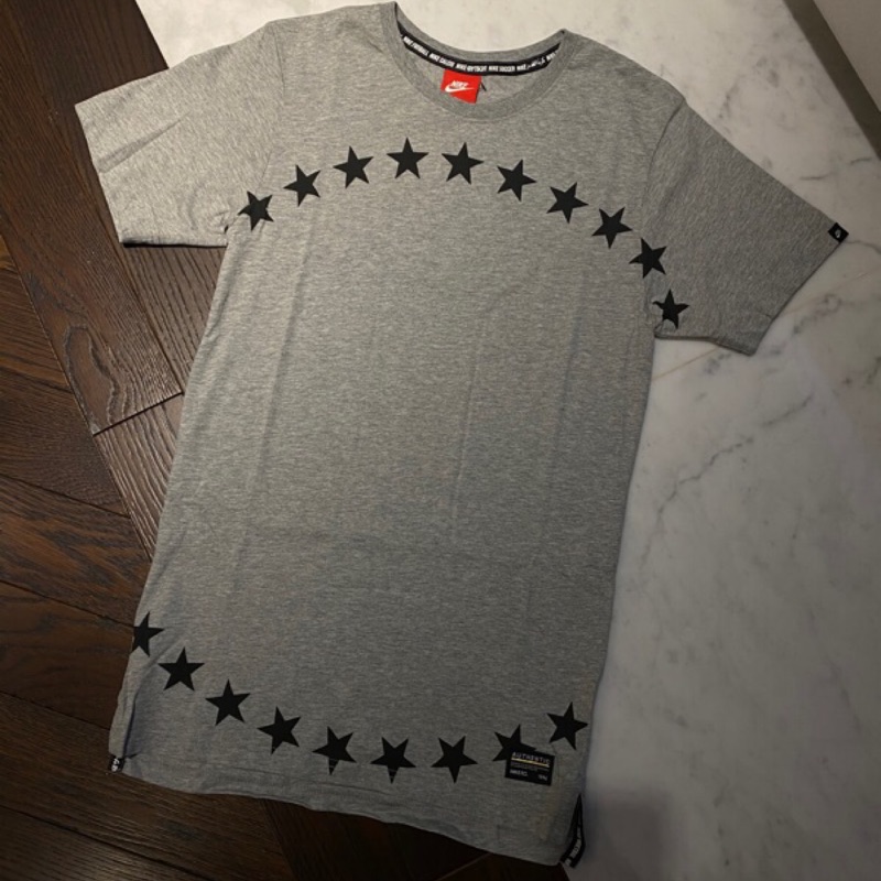 NIKE星星造型短袖 純棉T恤 全新商品～S號