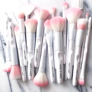 洋娃超美Wet n wild❤️WET N WILD 化妝刷眼影刷腮紅刷蜜粉刷餘粉刷唇刷鼻影刷wet n wild 刷具