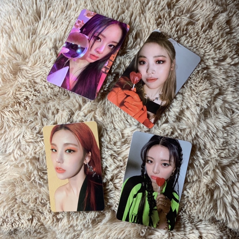 ITZY GUESS WHO ??? 專輯小卡