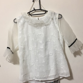 全新純白花紋蕾絲雪紡上衣