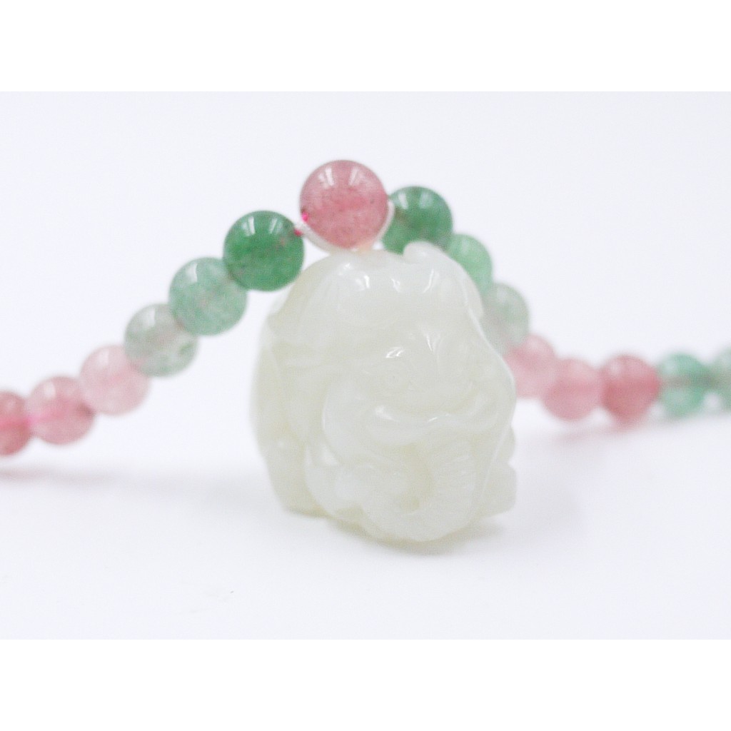 【現貨】::小石代::天然石手創設計--新疆和闐白玉可愛大象吊墜 草莓晶手作項鍊 handmade