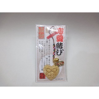 日本吊飾~奈良東大寺 金屬根付商品~金色愛心((戀愛結緣 良緣成就))姻緣桃花緣五色線鎖片微雕藝術開運掛飾景點旅遊紀念品
