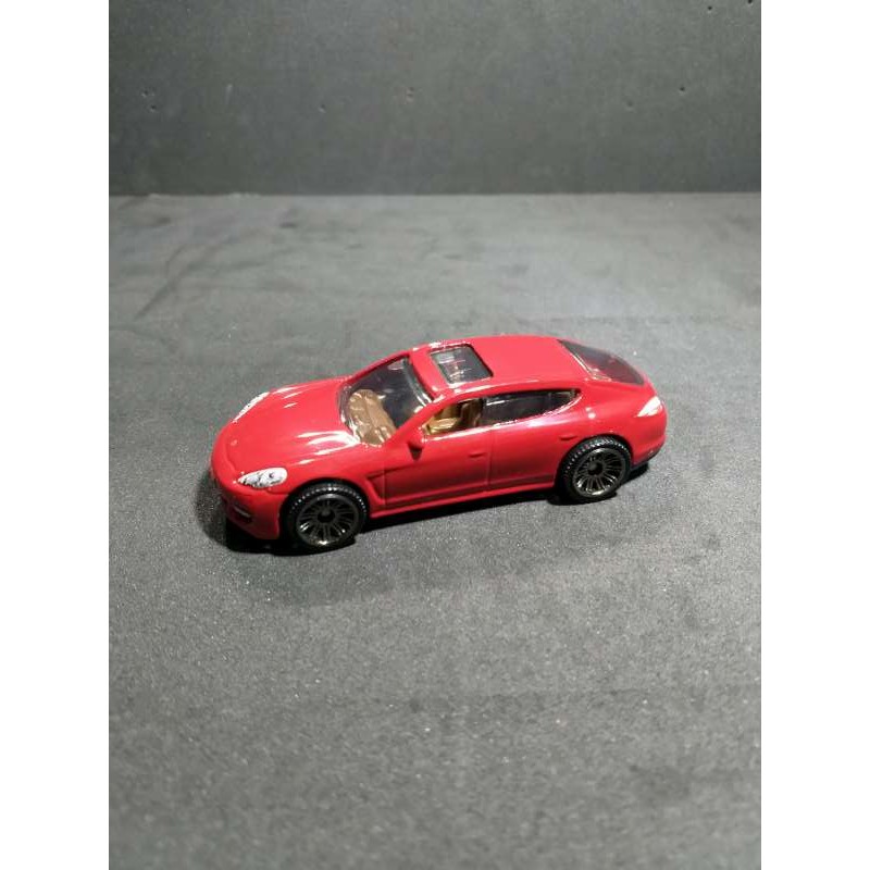 MATCHBOX 火柴盒 Porsche Panamera 紅色 全新散車 附膠盒