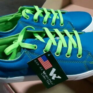 藍綠色休閒鞋