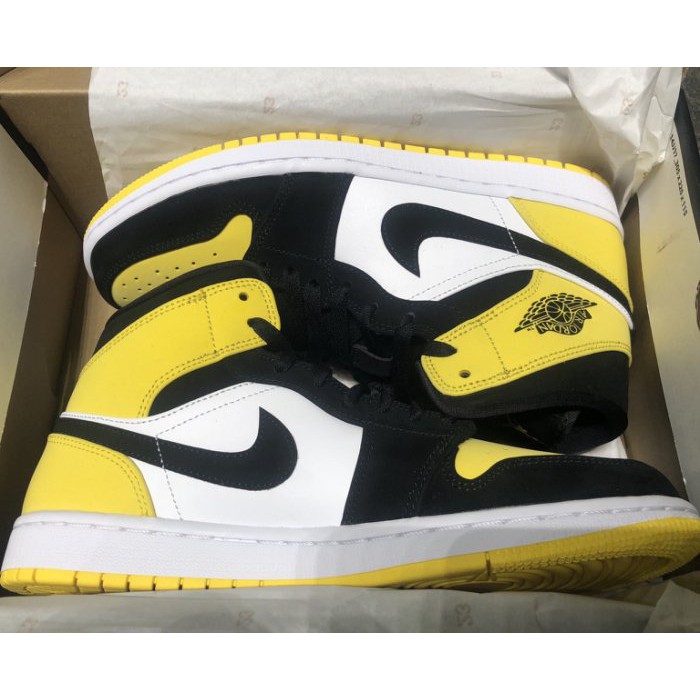 black tour yellow jordan 1