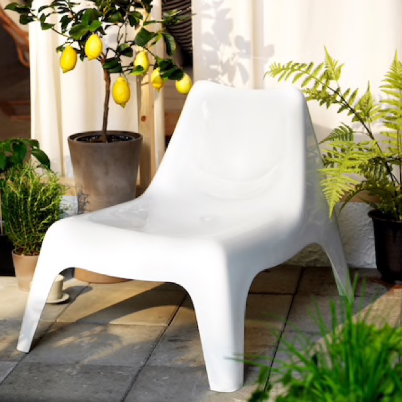 二手絕版品Ikea PS草綠色戶外休閒躺椅 塑料好清洗耐曬不破裂 椅面排水孔設計 森林系綠意感 白色為示意圖